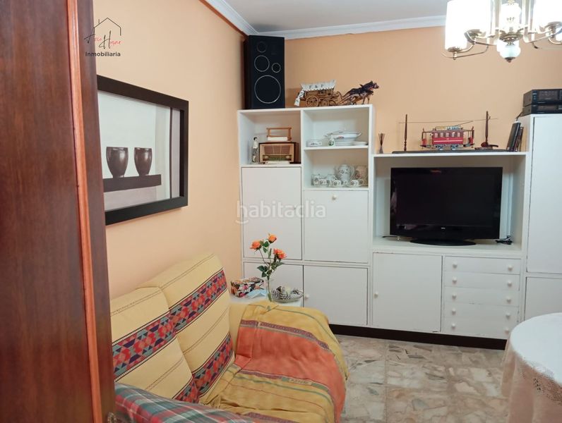 Foto ff51cfa5-840a-4786-875a-79904eb361c6. Haus mit heizung parking in Salmoral