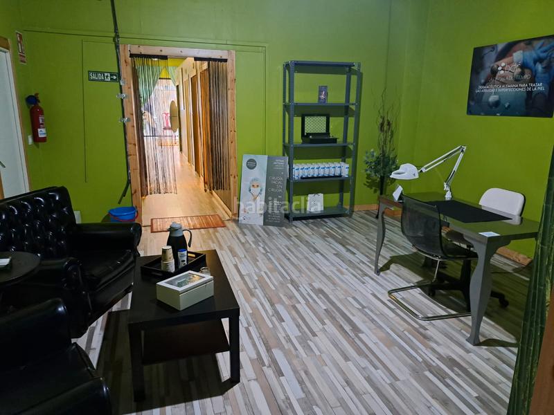 Foto 5ff98017-b2b7-4953-8382-b2679dff7c37. Lloguer local comercial a La Buhaira Sevilla