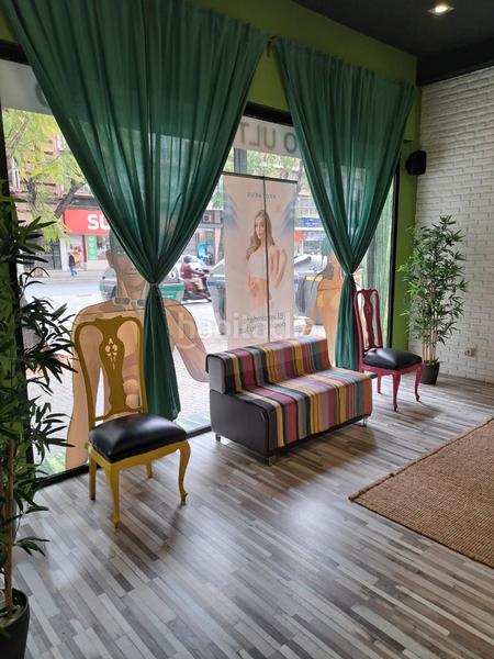 Foto b54b4681-a075-4312-8eba-cb4a4d519370. Lloguer local comercial a La Buhaira Sevilla