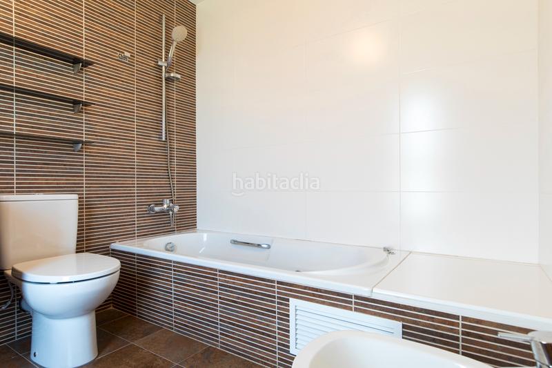 Foto a2795152-d97e-4d41-97a2-f3783e086dd2. Duplex con riscaldamento piscina in Miralbueno Zaragoza