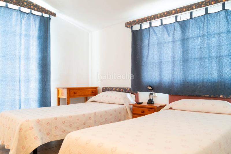 Foto c8820be7-da71-4175-820f-c56505da2d2f. Edificio en carrer del flamenc 9 en Deltebre