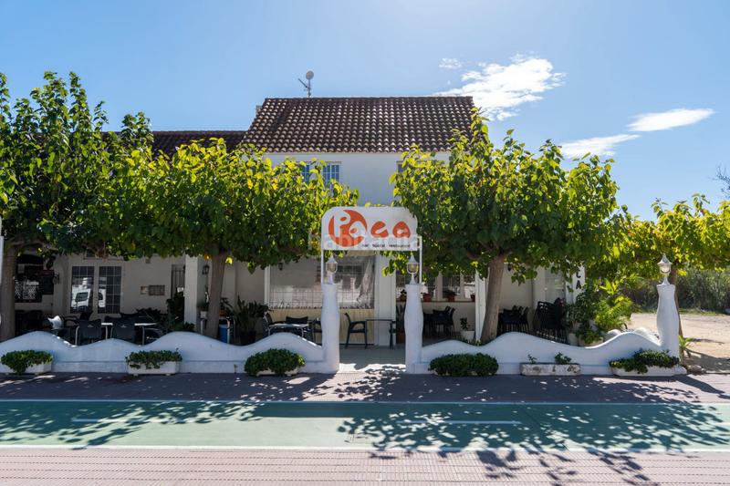 Foto a8d13896-e235-4718-9ff1-f581ff09914e. Gebäude in carrer del flamenc 9 in Deltebre