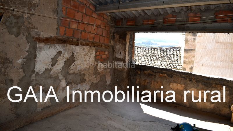 Foto e02d01fb-1edf-43ab-a87e-f050be404f8e. Casa adossada a Maella