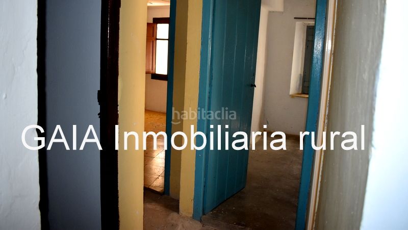 Foto f42cf5c2-b22b-46a4-aabb-83bf3bd52556. Casa adossada a Maella