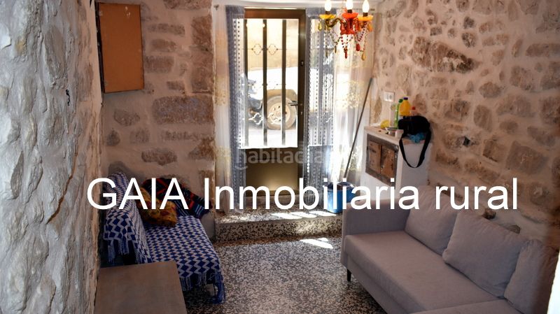 Foto 0524bcab-2f8b-4992-962b-fb57f458f629. Casa adossada a Maella