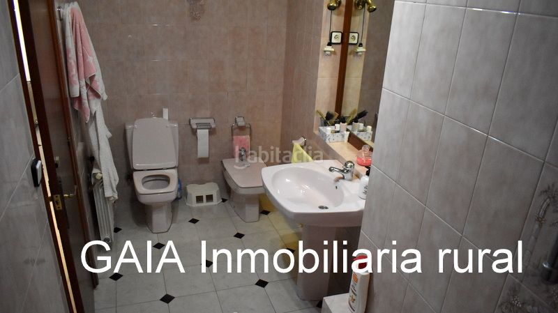 Foto 36c7012e-9893-4fce-bdbf-4c6cc2d84a4e. Casa adossada a Mazaleón