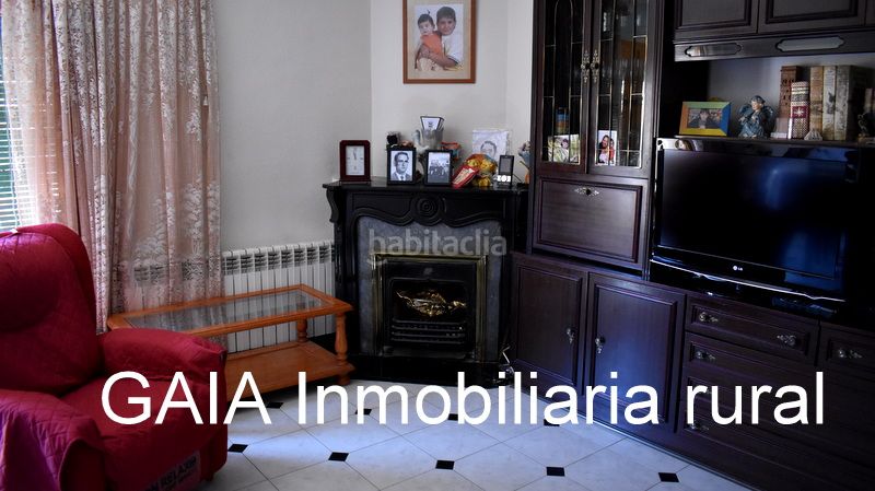 Foto c85f6b9c-dbf2-4970-a557-0a29227d7072. Casa adossada a Mazaleón