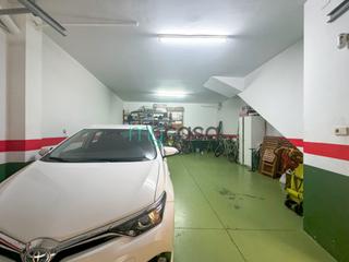 Casa aparellada  Carrer riera de tiana. Magnífica casa con jardín
