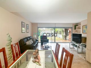 Casa aparellada  Carrer riera de tiana. Preciosa casa con jardín