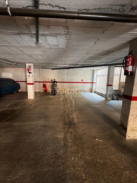 Foto b8451c46-e244-4861-be6c-57750d244b21. Posto auto in carrer del planeta mart 4 in Llefià Badalona