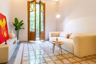 Flat  Carrer de calàbria. Piso en finca regia con encanto en barcelona