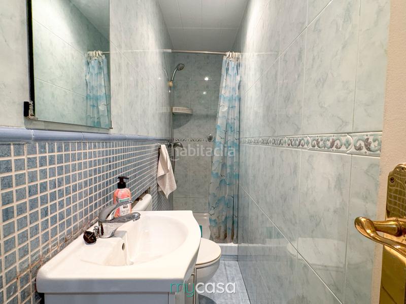Foto 0136c507-2319-4d04-8ba1-3c3e981dd77c. Piso para entrar a vivir, exterior y 2 habitaciones *ite pasada en Santa Coloma de Gramenet
