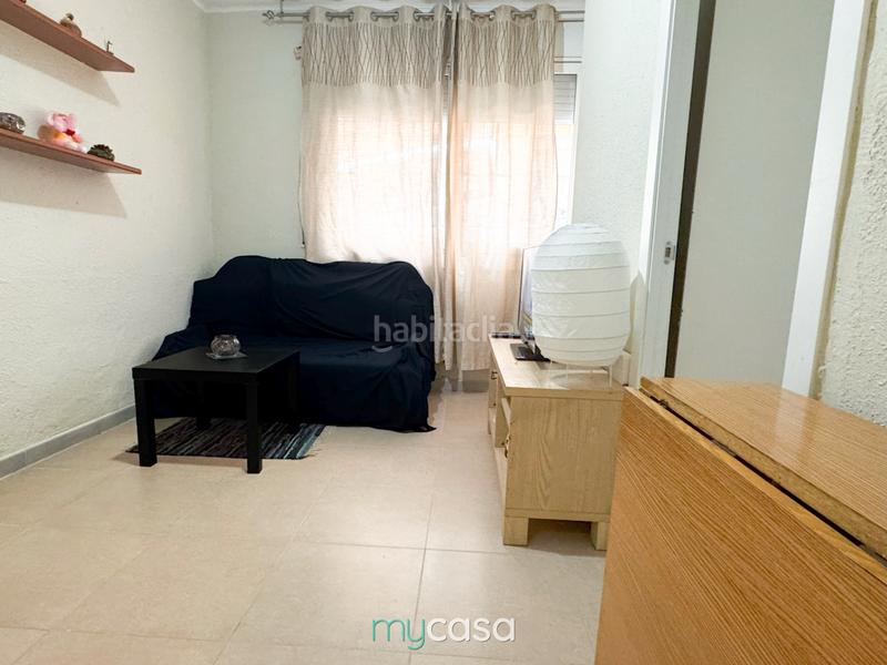 Foto 90a286b6-ea27-4386-8e22-58c4ddbc6c14. Piso para entrar a vivir, exterior y 2 habitaciones *ite pasada en Santa Coloma de Gramenet