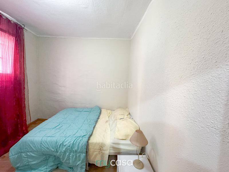 Foto 950cb524-a638-4ceb-802b-93e261e4bdd6. Piso para entrar a vivir, exterior y 2 habitaciones *ite pasada en Santa Coloma de Gramenet