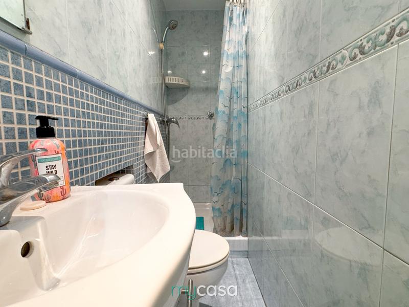 Foto e92b9677-8c35-4e8e-b3d4-8b0f5e6d8b7d. Piso para entrar a vivir, exterior y 2 habitaciones *ite pasada en Santa Coloma de Gramenet
