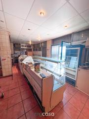 Local Comercial  Avinguda d'frica. Local con salida de humos