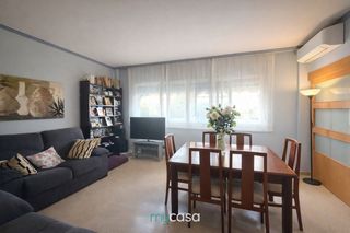 Flat  Travessera de montigalà. ¡amplio piso con terraza, parking y ascensor!