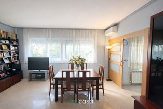 Pis  Travessera de montigalà. ¡amplio piso con terraza, parking y ascensor!