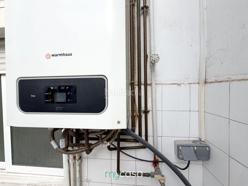 Foto 2d3aece6-9e62-45b3-acf5-f39add3c892b. Àtic amb calefacció a Bufalà Badalona