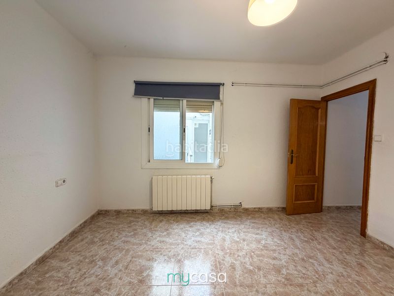 Foto 5b4492eb-22c6-49b5-b8b3-fdb045f43287. Àtic amb calefacció a Bufalà Badalona