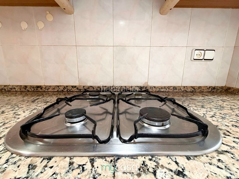 Foto 9b24f54f-46da-4e73-b030-2e1d599f9db1. Àtic amb calefacció a Bufalà Badalona