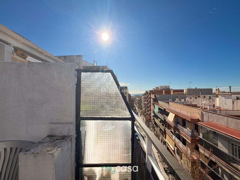 Foto df64e554-03d0-4937-b44d-d273970cc7b6. Àtic amb calefacció a Bufalà Badalona