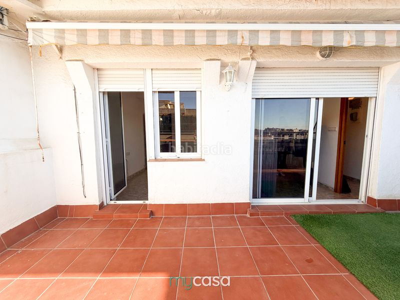 Foto e15f2631-0501-4546-b633-8dc5a5aaeba6. Àtic amb calefacció a Bufalà Badalona