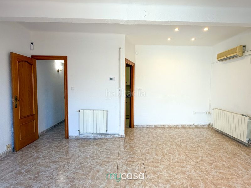 Foto edda50ca-29fd-48c9-9a48-9e3523510a22. Àtic amb calefacció a Bufalà Badalona