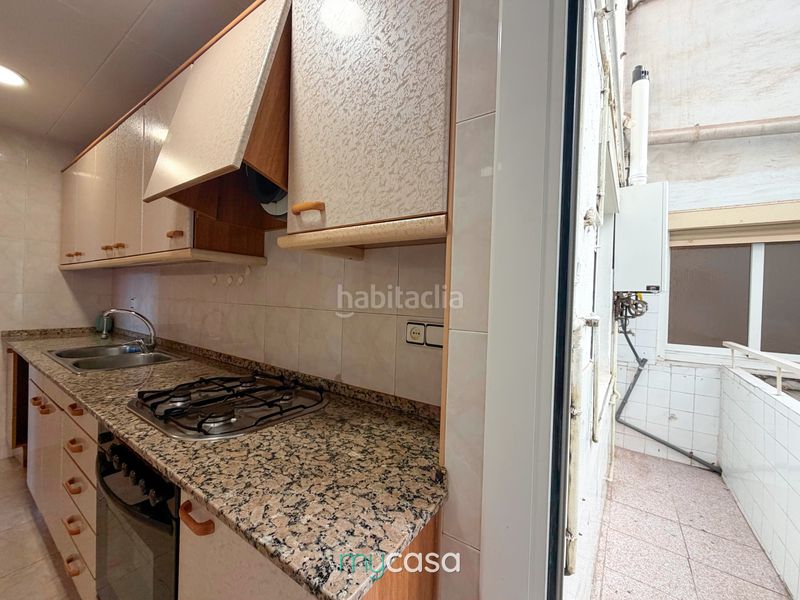 Foto f798ac7c-1f85-41e9-88b1-4ede20978b19. Àtic amb calefacció a Bufalà Badalona