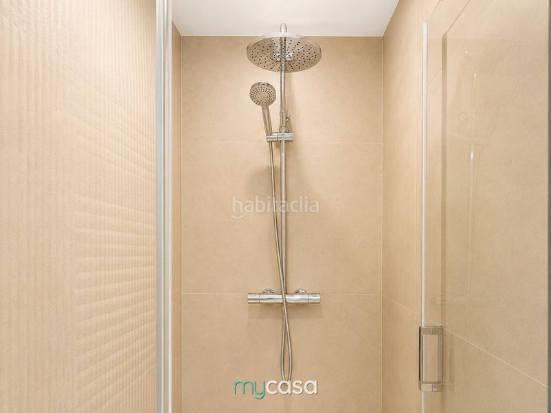 Foto 1541c4ba-85e5-40f3-82cf-c182f7fe3b69. Pis amb calefacció aparcament a Baix Guinardó Barcelona