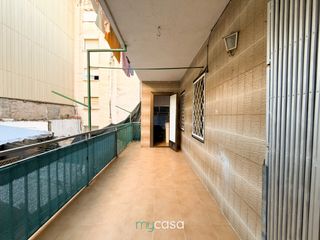 Piso  Carrer de florència. ¡vivienda muy bien distribuida en zona tranquila!