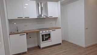 Etagenwohnung  Passatge d'en xinxó. ¡local-vivienda reformado de 2 habitaciones en el carmel! no tie