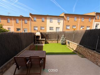 Xalet  Carrer de la independència. ¡amplia casa adosada con jardín, garaje bufalà!