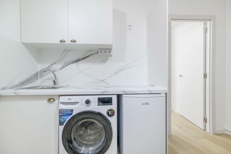 Foto 594443c7-b2dc-4841-bdba-d809b5a3bf1d. Local comercial a El Raval Santa Coloma de Gramenet