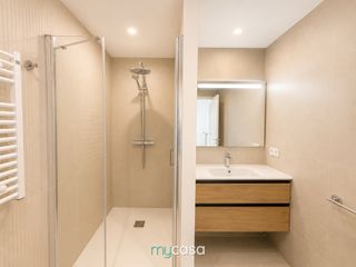 Pis  Carrer de sardenya. ¡luz, espacio y ubicación! tu nuevo hogar junto a la sagrada fam