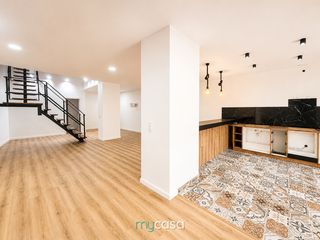 Local Comercial  Avinguda meridiana. ¡401 m² llenos de posibilidades en una ubicación estratégica!