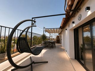 Penthouse  Avinguda d'apel·les mestres. ¡vistas, luz y una terraza de ensueño! el ático que marca la dif