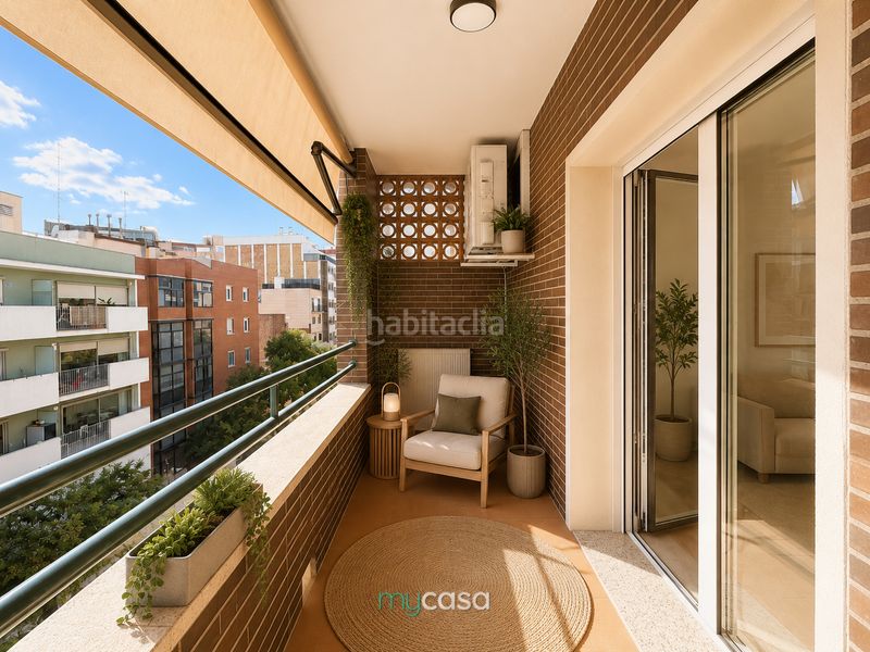 Foto b926a8ad-5bbe-4014-b86c-9d21eaa5bd3f. Àtic amb calefacció aparcament a Sagrada Família Barcelona