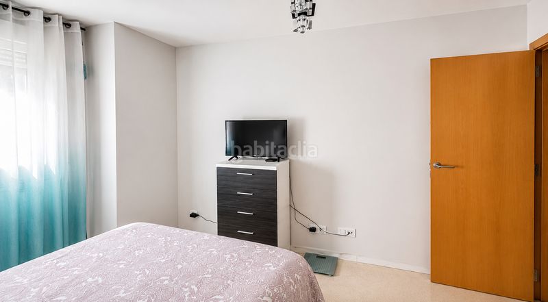 Foto 96db928a-8aa3-46d3-be3f-a0f0608fb77b. Piso ¡tu nuevo hogar : 3 habitaciones, terraza, luz natural y finca del 2010 en Badalona