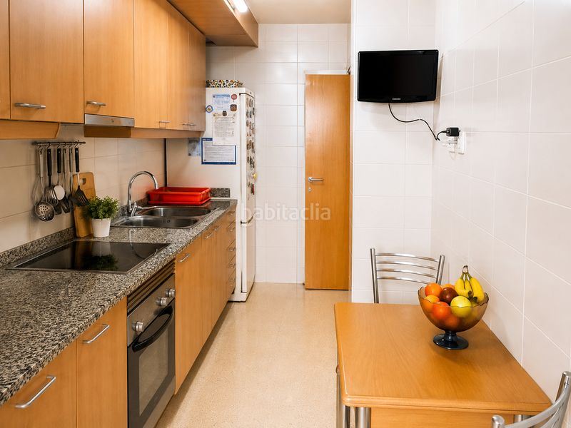 Foto b88ade61-b212-4dea-91c4-128ed54dd9b2. Piso ¡tu nuevo hogar : 3 habitaciones, terraza, luz natural y finca del 2010 en Badalona