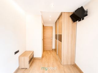 Pis  Carrer d'otger. ¡reforma, diseño y balcón! 2 habitaciones y listo para entrar a