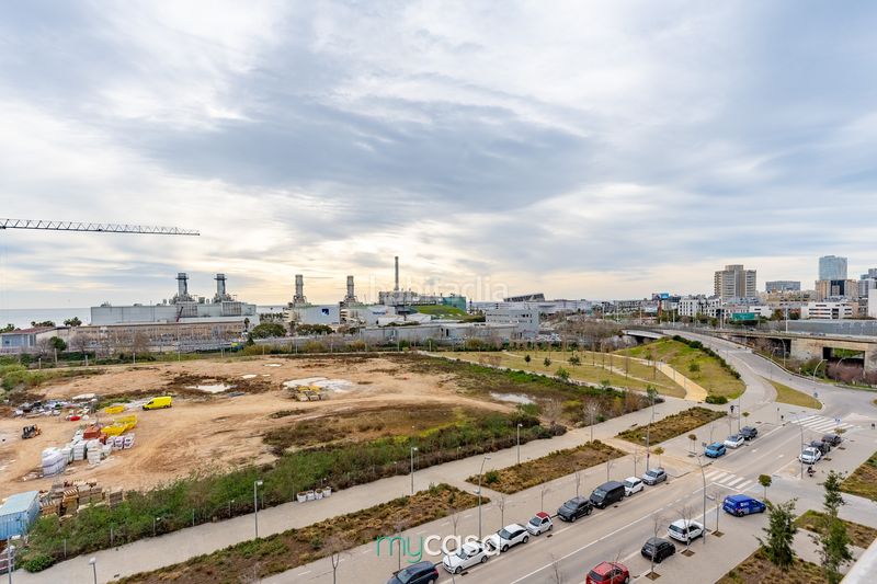 Foto 926a6e5d-dd82-4aff-b7d8-fd23554dedba. Piso ¡40 m² de terraza + vistas al mar + piscina + parking! espectacular ático en 7ª planta en Sant Adrià de Besòs
