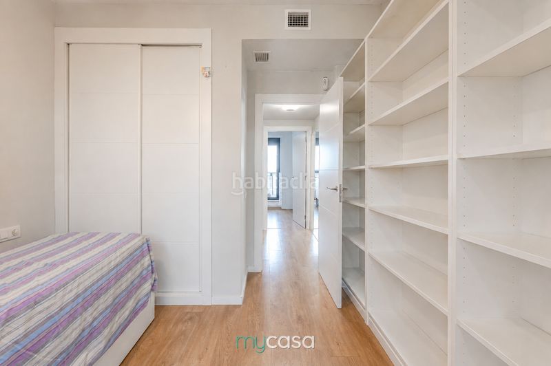 Foto ebf036ef-6d88-45a5-ab8c-636712a0b9ea. Piso ¡40 m² de terraza + vistas al mar + piscina + parking! espectacular ático en 7ª planta en Sant Adrià de Besòs