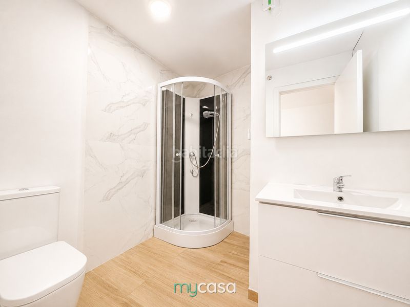 Foto 3d770454-5df3-426b-bb15-7d4d86cc19e9. Local comercial a Trinitat Nova Barcelona
