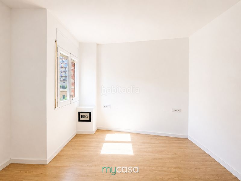 Foto 4ab82ede-2ebd-48ff-a716-7235290c8c2e. Local comercial a Trinitat Nova Barcelona