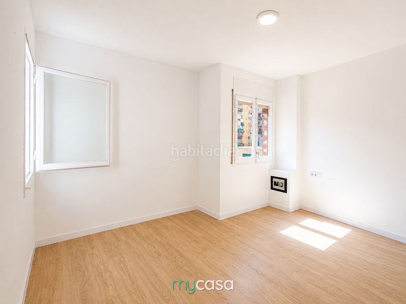 Foto 6ebd157a-f2ee-4243-9a02-3c656208dc8a. Local comercial a Trinitat Nova Barcelona
