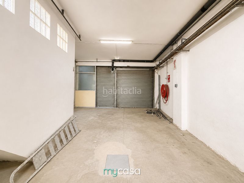 Foto 9b9e3696-8e5d-4b37-b468-526ed5f531b7. Local comercial a Trinitat Nova Barcelona