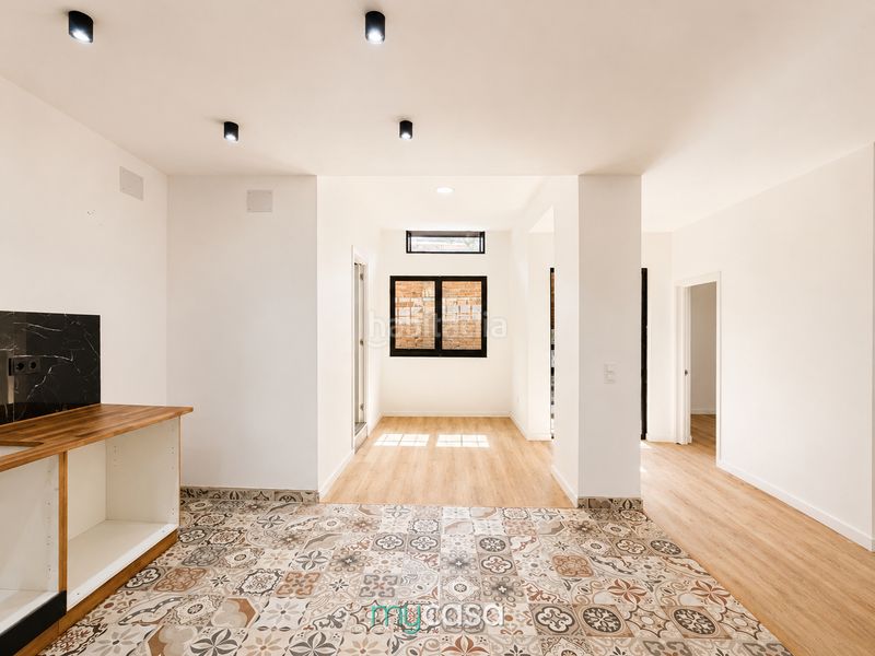 Foto b1c000ce-5837-4883-98a1-98c353981b3a. Local comercial a Trinitat Nova Barcelona