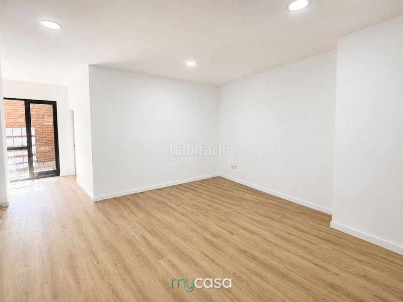 Foto bb031cac-a324-4aff-be2e-401ccd8867a2. Local comercial a Trinitat Nova Barcelona