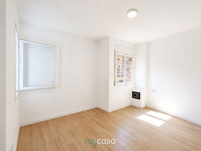 Foto f42c903d-e2e1-46bd-b5e4-2c9a0c5740ca. Local comercial a Trinitat Nova Barcelona